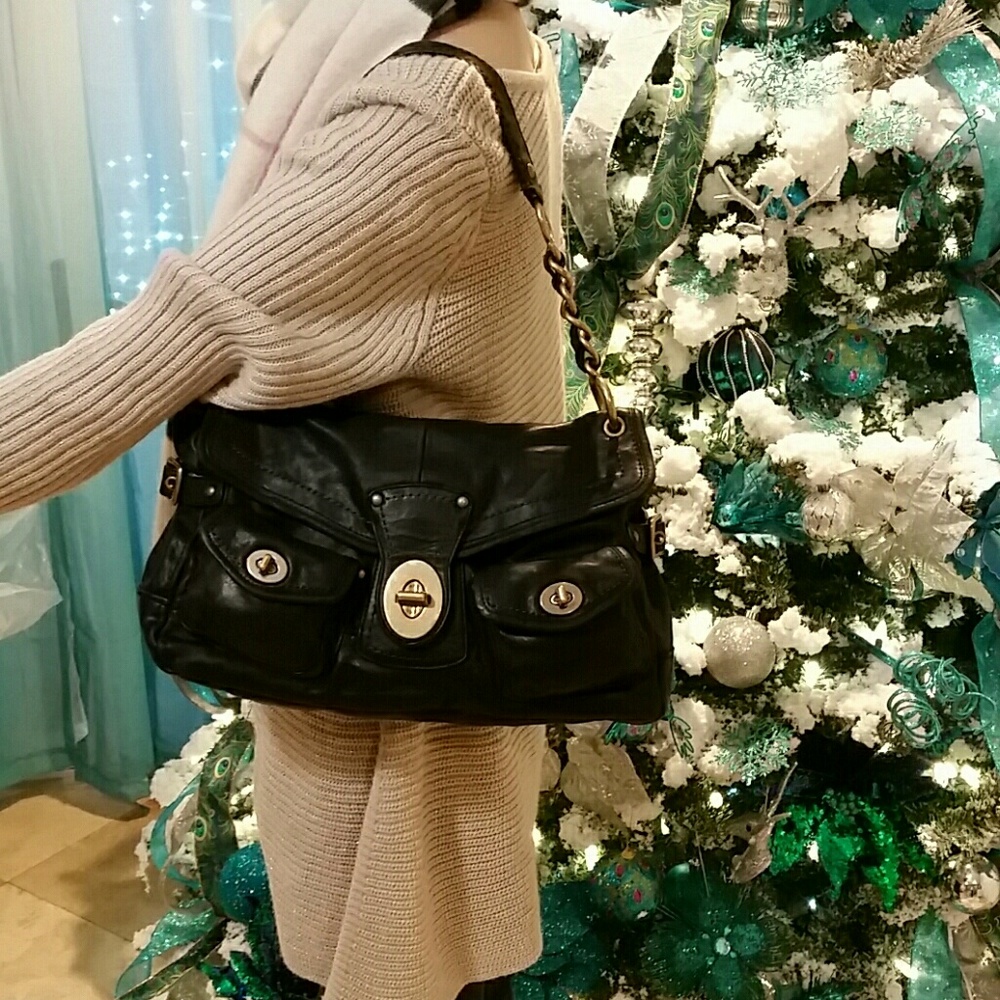 PRICE FIRM LEGACY LEIGH BLACK SHOULDER BAG🔥